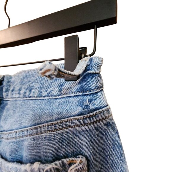 Distressed High-Waist Mom Jeans With Frayed Hem & Ripped Knees - Forever 21 - Si - Picture 3 of 5